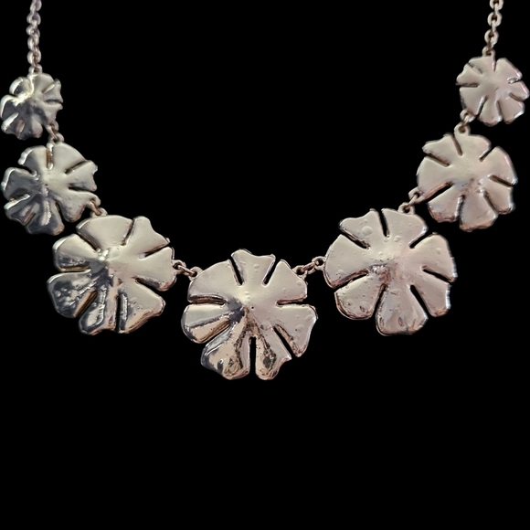 Beautiful floral gold & cream bib necklace with yellow and clear crystal accents - Picture 5 of 5